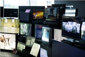 MAXXI Presents Douglas Gordon: Pretty Much Every Film and Video Work from About 1992 Until Now'ish...