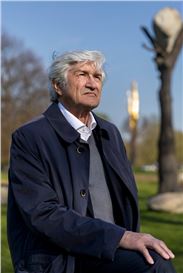 With Nature as a Partner, an Artist Explores Humanity