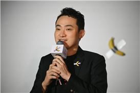 Justin Sun, Billionaire Buyer of Maurizio Cattelan’s Banana, Is Purchasing $100 M. of Trump’s Memecoin