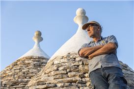 Sculpting the Place, Inhabiting Time: In Conversation with Leo Vroegindeweij