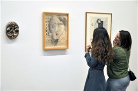 Antoni Tàpies Exhibition in Barcelona Connects Avant-Garde Art with Diverse Influences