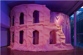 Pauline Curnier Jardin “Deep Scarlet, Scream Ruby (The Freestanding Joys)” Galeria Municipal do Porto