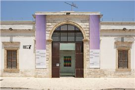 Light as Pictorial Material: Peter Schuyff on Show in Polignano a Mare