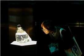 A “Posthuman” Experiment Subverting the Senses: Anicka Yi’s Solo Debut in China