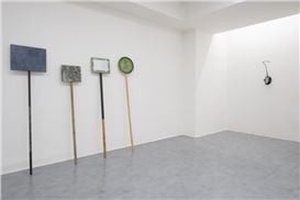 Between Sabotage and Repair: The Aesthetics of the Oblique at Galleria de’ Foscherari