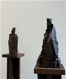 The Artist's Five Bronze Sculptures Are on Display at Lee Art in Hannam-Dong, Seoul Until June 6.