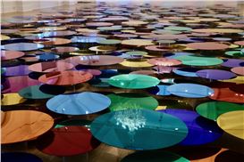 Get ‘H.A.P.P.Y’ with Liz West’s Immersive Installation Made of More Than 700 Colorful Discs