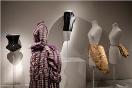 Exhibitions: Body Language