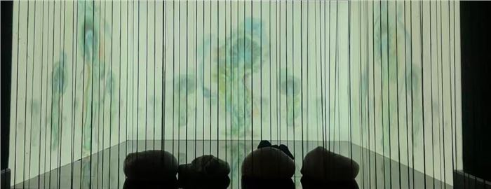 Memo Akten, Katie Peyton Hofstadter, Superradiance, 2024, multiscreen video, sound installation, Installation view Courtesy of the Author