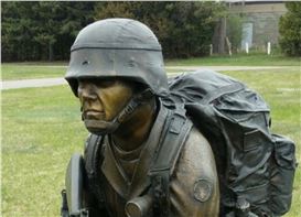 Jurek Jakowicz: A Sculptor Bridging Cultures and Memory