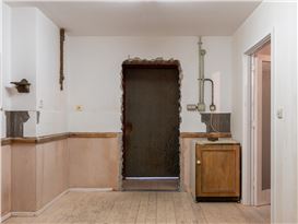 Mike Nelson picks up the pieces