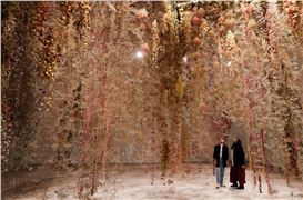 A Focus on Flowers Allows This London Exhibition to Bloom