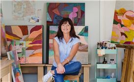 Jackie Anderson: Where Fluid Memory Meets Bold Abstraction