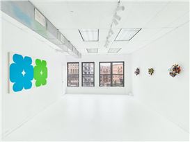 We Happy Few: Band of Sisters at Lubov