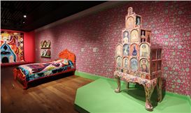 Grayson Perry: Insider or Outsider?