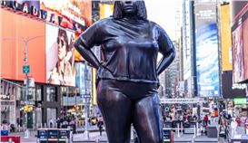 A unique sculpture transforms Times Square