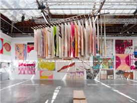 A deep dive into Vivian Suter's immersive paintings at the Palais de Tokyo