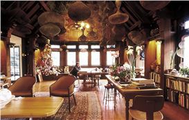 Ruth Asawa’s Astonishing Universe Began at Her Door