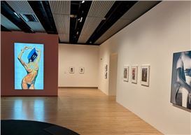 Linder in London: Charting a Course from Buzzcocks Provocateur to Brit Art Treasure