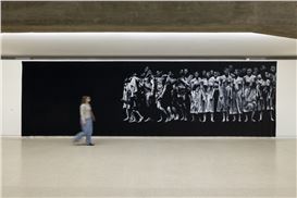 Roméo Mikevannin at Collezione Maramotti ‘Black Mirror’ – Lessons in acceptance from an experienced navigator.