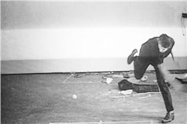 Caio Carpinelli and Bruce Nauman: Violins in a Void