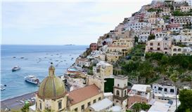 Bask in the Glow of Caroline Bachmann’s 20 Seascapes Paintings for Le Sirenuse