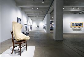 Holding Still, Holding On