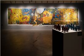 In Istanbul, Marcel Dzama’s Visual Myths Reveal the Fragile Machinery of Power