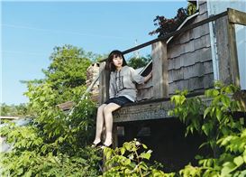 Heather Hua: Drawing Between Shadows and Symbols